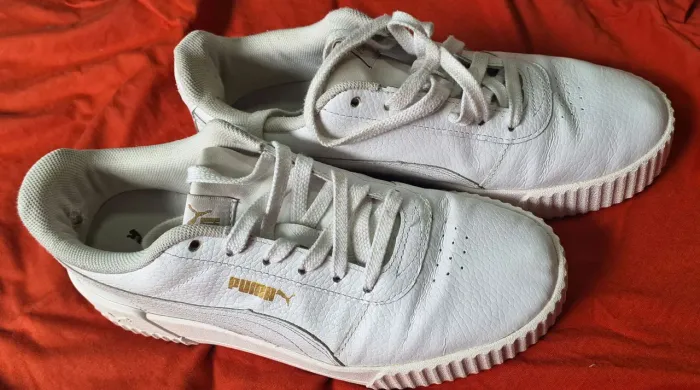 Tenis Puma Carina 38