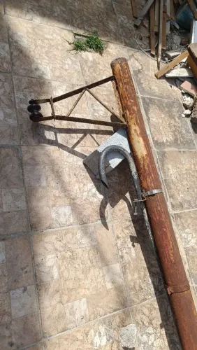 Poste de energia de metal 6,50 MTS, 4 polegadas, 100mm de diâmetro.