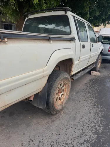 Mitsubishi L200 GLS 2.5 4X4 CD Diesel 2001