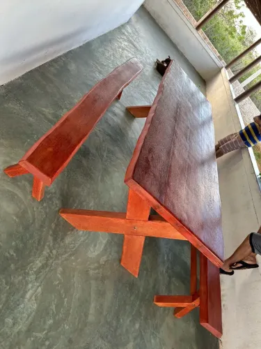 MESA RÚSTICA EM MADEIRA