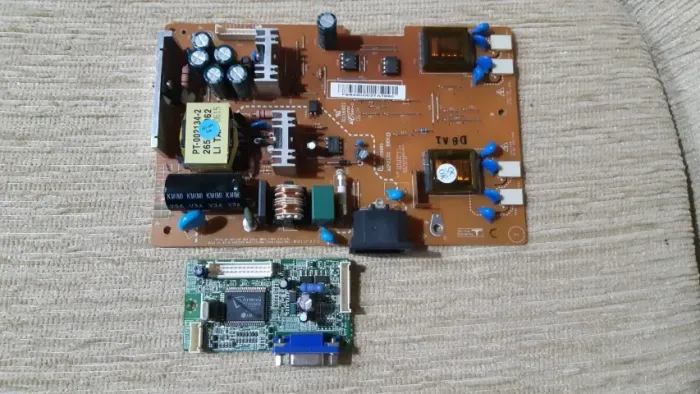 Placa fonte e placa vídeo do Monitor LG Flatron L1752S