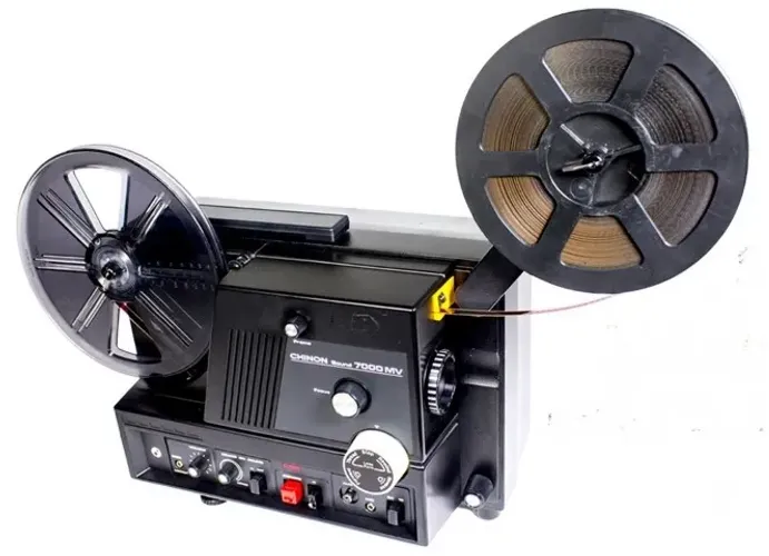 Projetor de filme Super 8 - Chinon Sound 7000 - Anos 1977-78 - É Vintage 