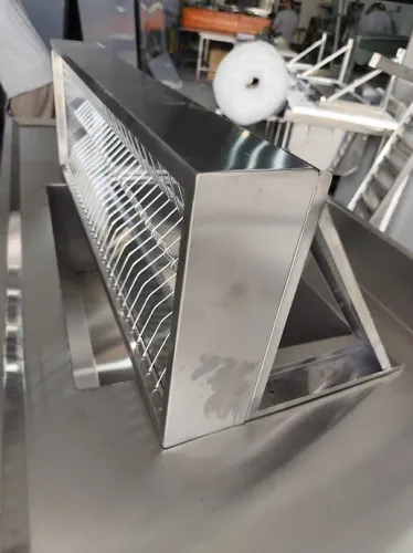 Escorredor de Pratos em Aço Inox - Grades Fixas e Inclinadas