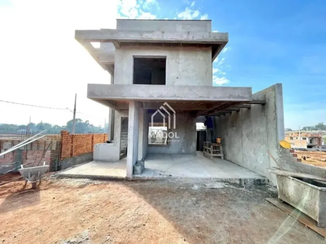 Casa em condomínio à Venda em Jardim Carvalho, Ponta Grossa - PR