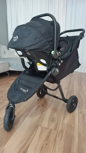 Carrinho de Bebê City Mini GT + Bebê Confort completo o