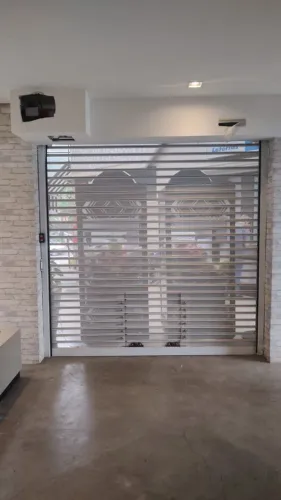 Portão elétrico / Porta elétrica com motor e controle