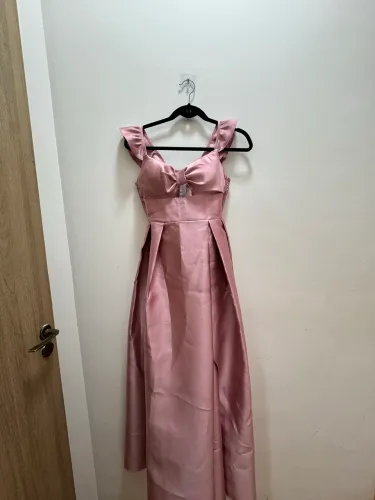 Vestido de tafetá para festa 