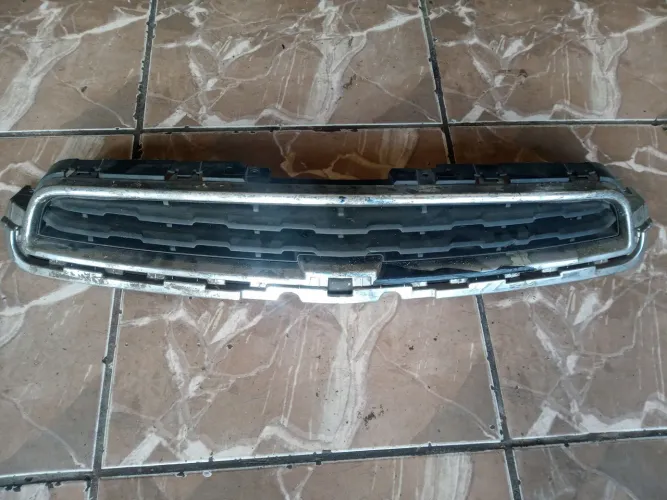 Grade Superior Parachoque Dianteiro Chevrolet Tracker 2014 2015 