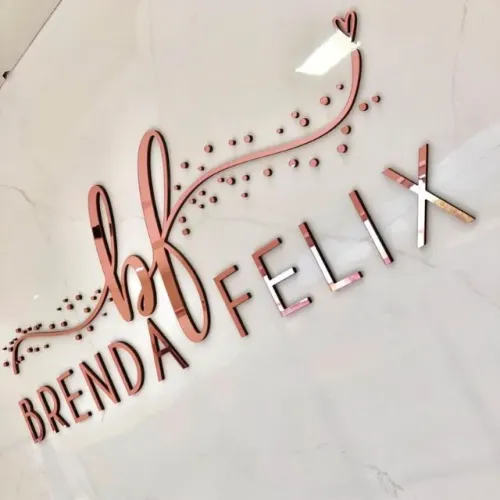 Letreiro em PVC com Acrílico Espelhado 120x60 - Acabamento de Alto Padrão
