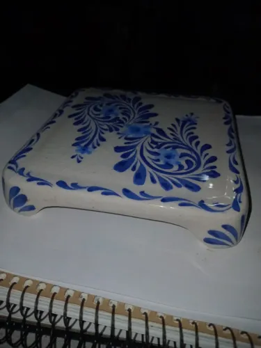 Descanso De Panela Antigo Em Porcelana (faiança) Alemã. Branco Liso (Usado)