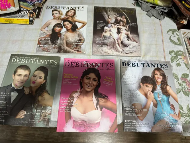 Combo 5 revistas antigas de Debutante com inspirações e lindos vestidos
