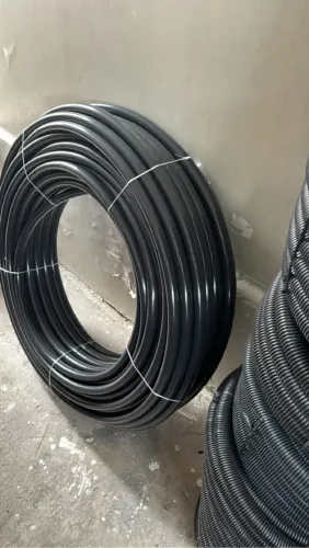 Mangueira Preta de Irrigação Polietileno 1" Pol Borracha Lisa