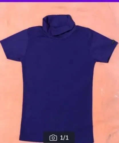 Camiseta gola alta azul
