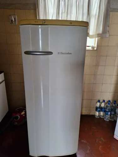 Geladeira Electrolux Branca - Usada em Ótimo Estado