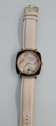 Relógio Feminino com Design Tropical