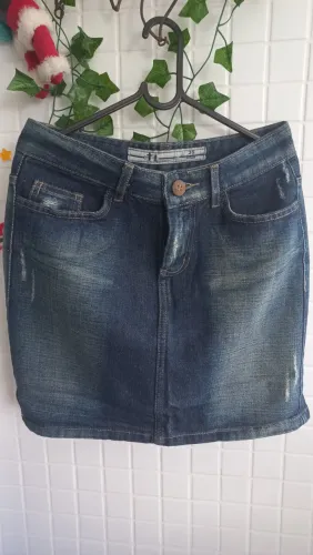 Saia jeans moderna muito nova tam. 36