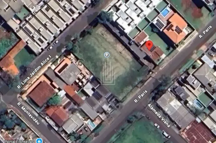 Terreno à Venda com 2.052 m² Ideal para Condomínio ou Edifício Residencial