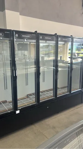 Geladeira expositora  5 portas 