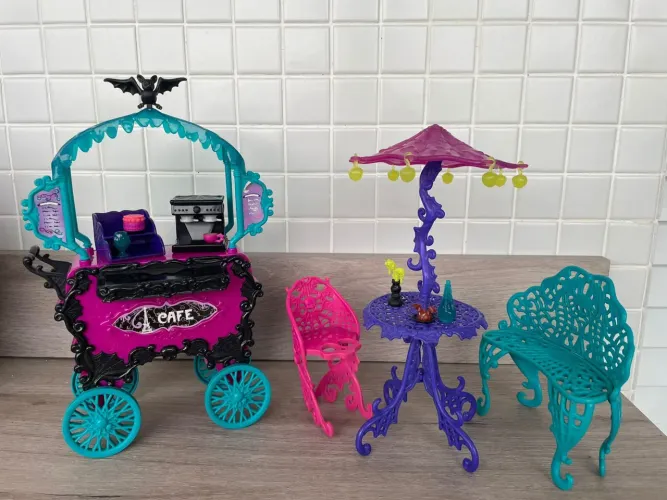 Monster High Cafeteria Scaris