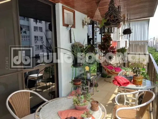 Apartamento : Padrão / Residencial / Copacabana