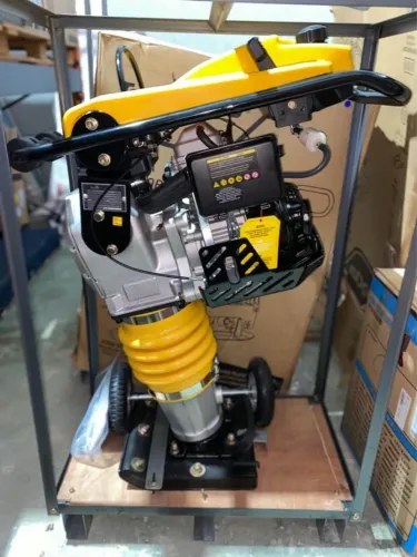 Compactador de Solo a Gasolina Percussão Motor 4T - Toyama
