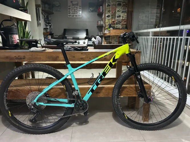 Trek Marlin 5 Deore 12v Manitou