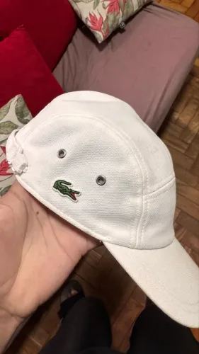 Boné Lacoste branco 