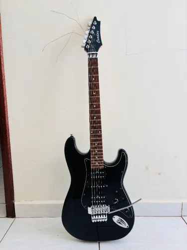 Guitarra Condor CG-250 (com Floyd Rose)