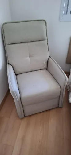 Poltrona reclinável Herval MH 3792 com atuador