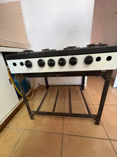 Fogão Industrial 4 Bocas a Gás - R$ 450