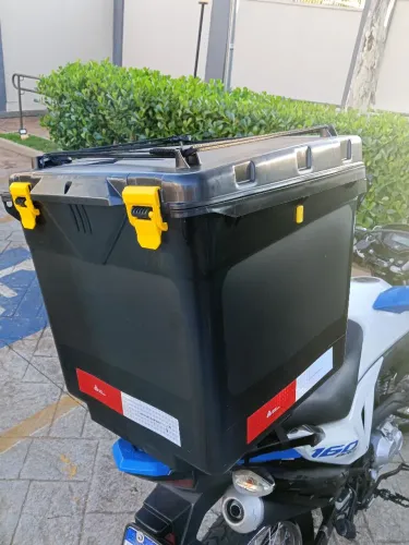 Baú 110 litros novíssimo!!!