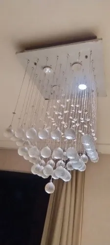 Lustre para sala de estar em bom estado 