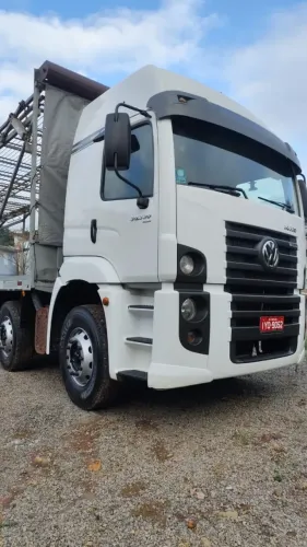 Caminhão VW Constelation 30330 8x2