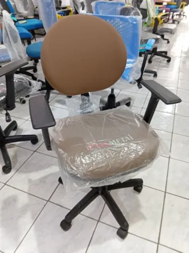 Cadeira giratória nr17 executiva