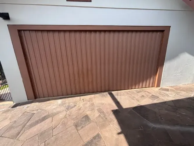 PORTÃO DE GARAGEM