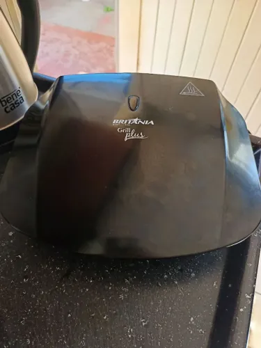 Grill Britânia 220w