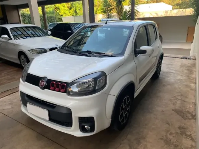Fiat Uno Sporting 1.4 EVO Fire Flex 8V 4P 2016