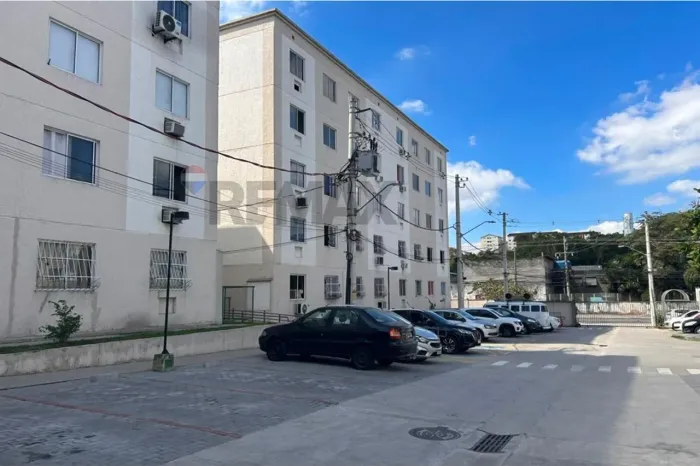 Apartamento à venda com 2 quartos e vaga de garagem em Thomas Coelho.