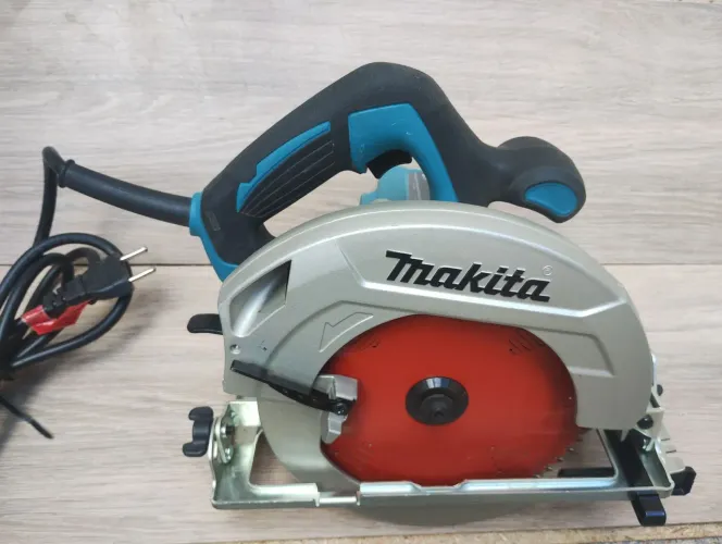 Serra circular Makita HS7010