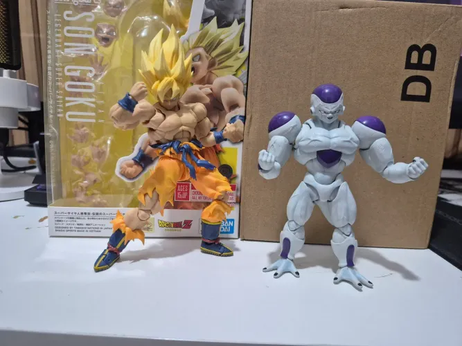 Goku Lendário + Freeza Full Power sh figuarts