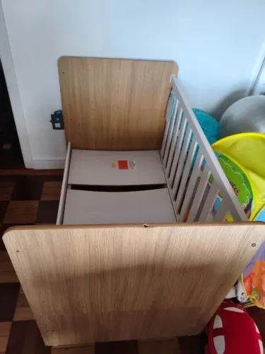 Kit roupeiro, cômoda e berço infantil