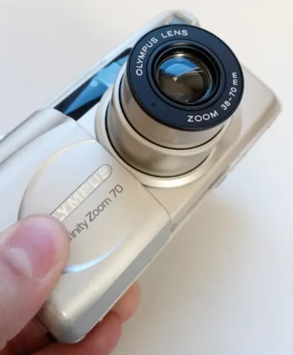 Câmera Analógica Olympus Infinity Zoom 70 (semelhante MJU)