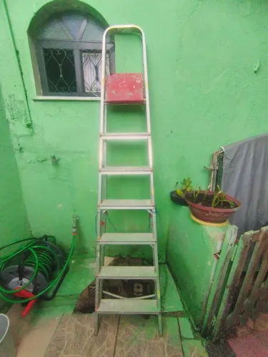 Vendo essa escada com defeito