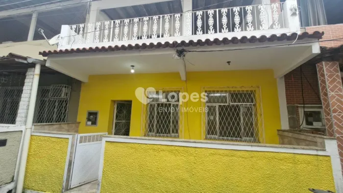 Lopes Enjoy Imóveis Aluga Casa com 3 quartos e aproximadamente 80m2 no Cachambi