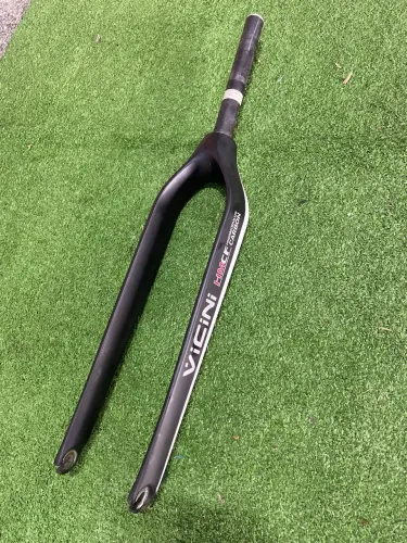 Garfo 29 Vicini carbono 500 gramas