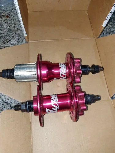 par de cubos Brutos