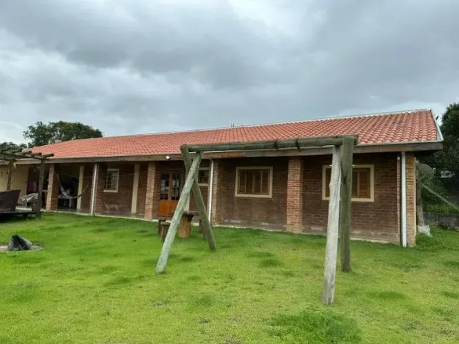 Chácara à venda em Caçapava/SP  Piscina, churrasqueira e amplo espaço de lazer