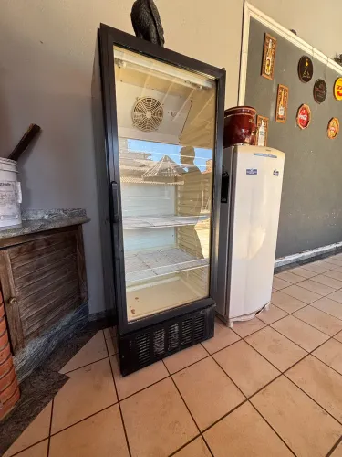 Geladeira expositora 500L