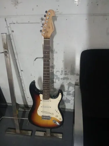 Guitarra Giannini