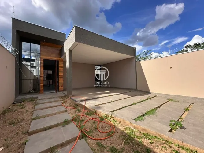 CASA DISPONÍVEL PARA VENDA NO BAIRRO RESERVA REAL - MONTES CLAROS/MG